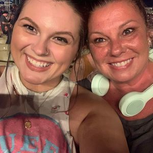 Meet your Posher, Denise